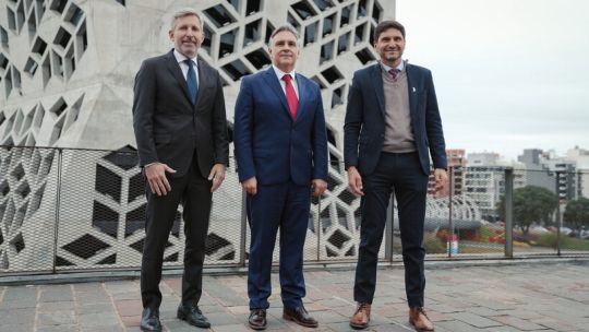Juntos en la Región Centro, con diferencias ante Milei: el juego político de Frigerio, Pullaro y Llaryora