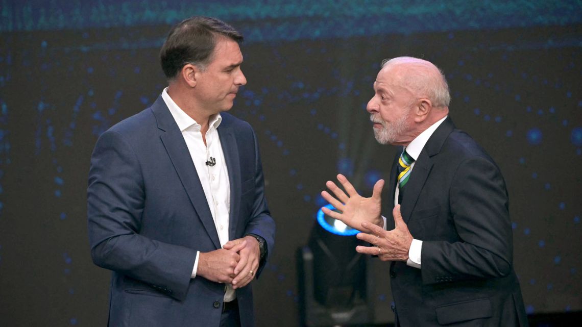 Lula or Flávio Bolsonaro's son? Brazil prepares to make its final choice