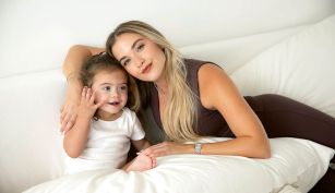 Sofía Calzetti junto a su hija, Olivia Agüero