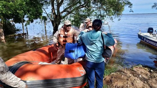 Crecida del río Paraná: la emergencia hídrica "va de menos a más" y vigilan el pronóstico de lluvias en las altas cuencas