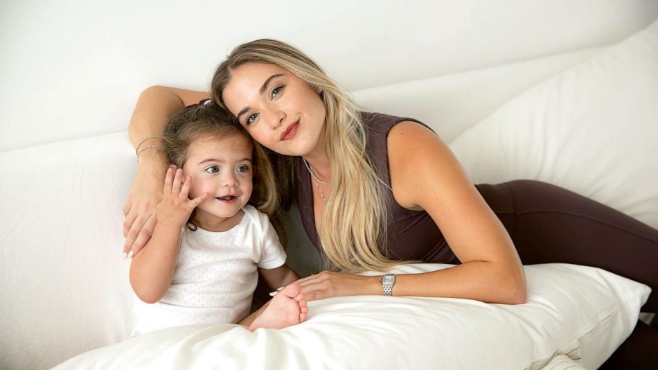 Sofía Calzetti junto a su hija, Olivia Agüero