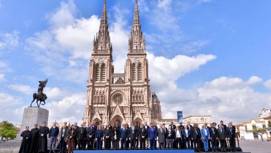 Obispos e intendentes de Iberoamérica acuerdan impulsar el desarrollo de las ciudades marianas