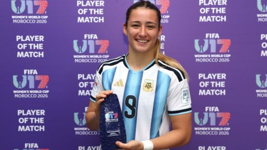 El fenómeno de Mercedes Diz: en un mismo año jugó y marcó en tres categorías de la Selección Argentina