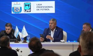 Chiqui Tapia presidiendo el Comité Ejecutivo de AFA