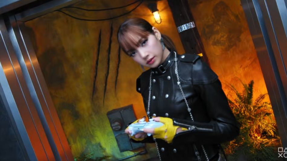 Lisa x PlayStation