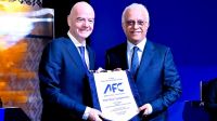Gianni Infantino y el jeque Salman