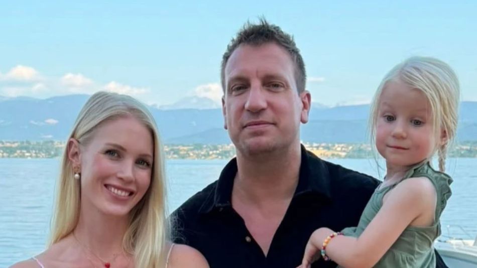 Daniela Christiansson y Maxi López junto a su hija Elle