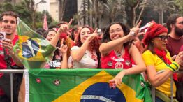 En Brasil esperan con clima de fiesta el resultado del balotaje.