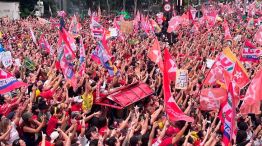 Una multitud acompañó a Lula en la campaña