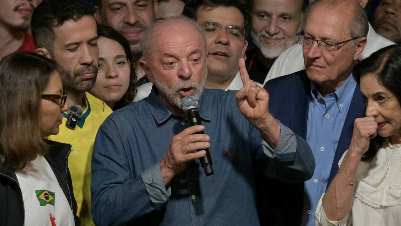 Por el "dedo de Dios": Bolsonaro, Lula y un agravio que se volvió boomerang | Perfil