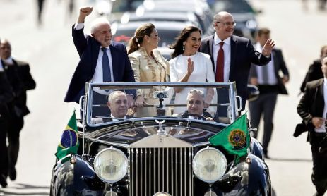 LULA EN EL AUTO PRESIDENCIAL