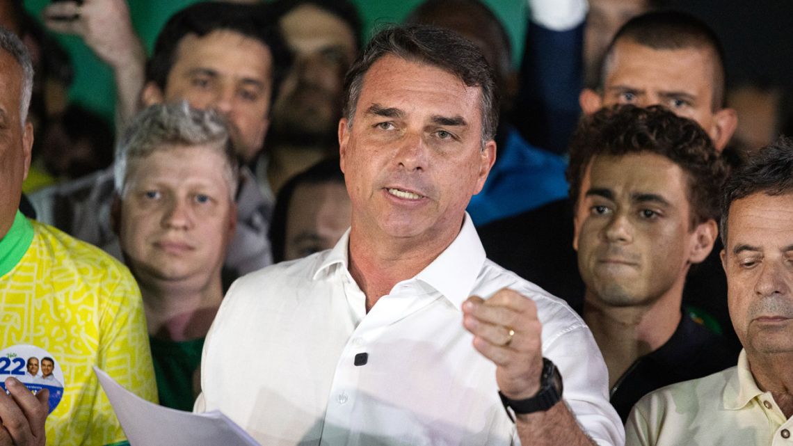 Argentina denies Flávio Bolsonaro has entered the country
