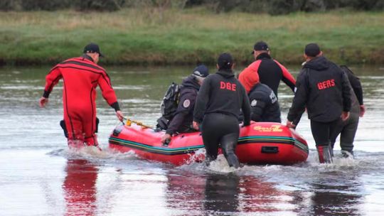 Santa Cruz: buscan a dos hermanos de 10 y 12 años que fueron arrastrados por el río