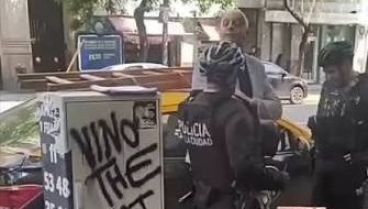 Video: el diputado kirchnerista Pietragalla a los empujones con la policía