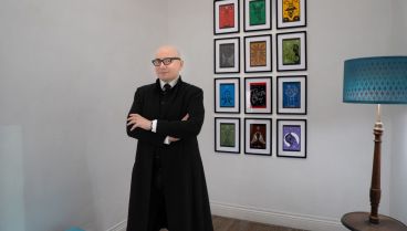 Pablo Ramírez presentó “Dibujos de Moda”, una muestra que reúne a Coco Chanel, Dior y Louis Réard