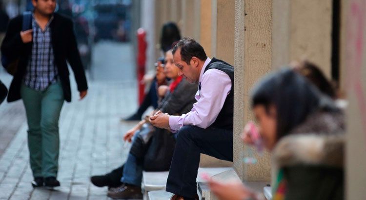 https://fotos.perfil.com/images/large/2025/07/15/desempleo-cordoba-2062159.jpg