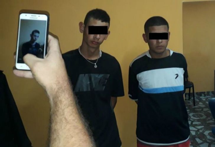 Tienen 17 y 18 años.