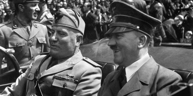 Adolf Hitler y Benito Mussolini