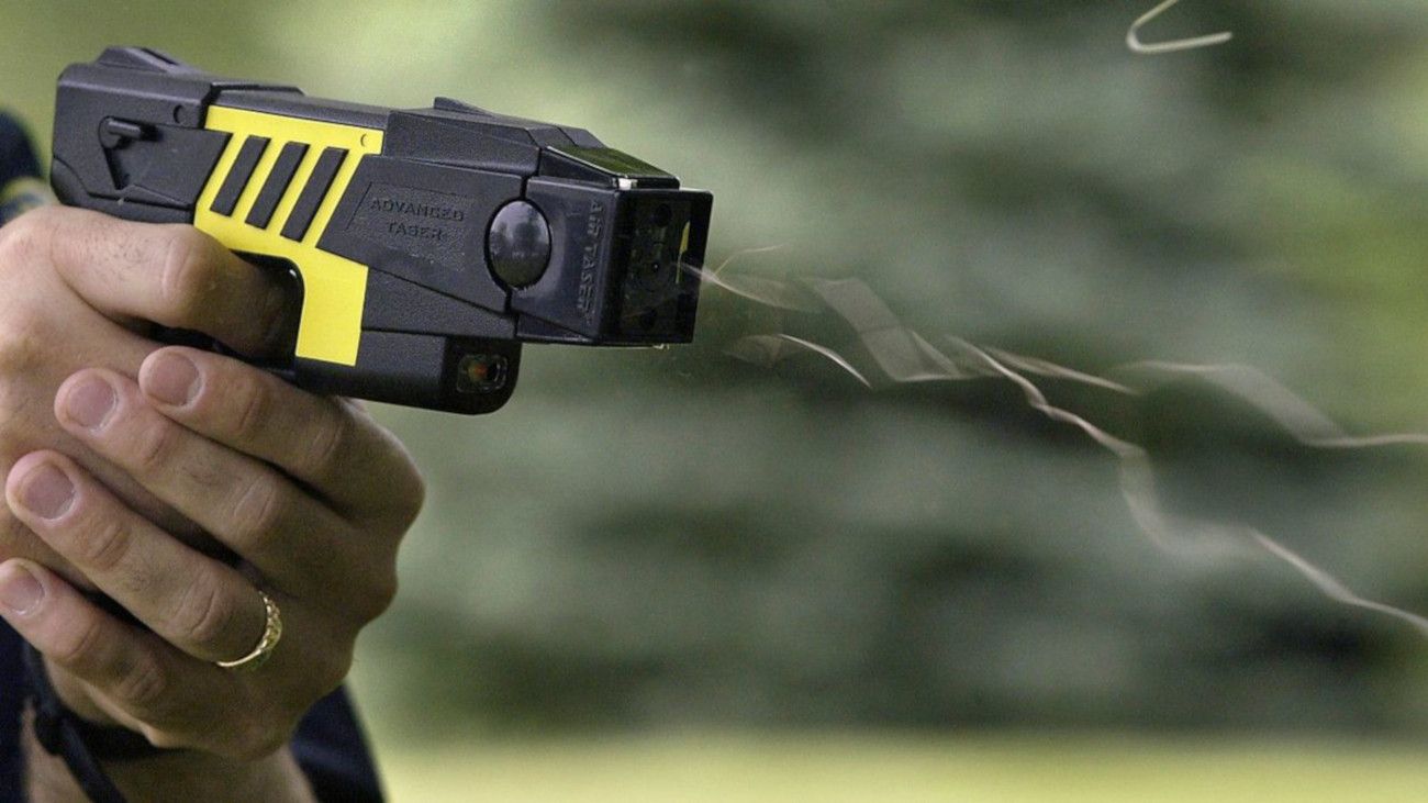 2021 18 11 Pistolas Taser Polemica