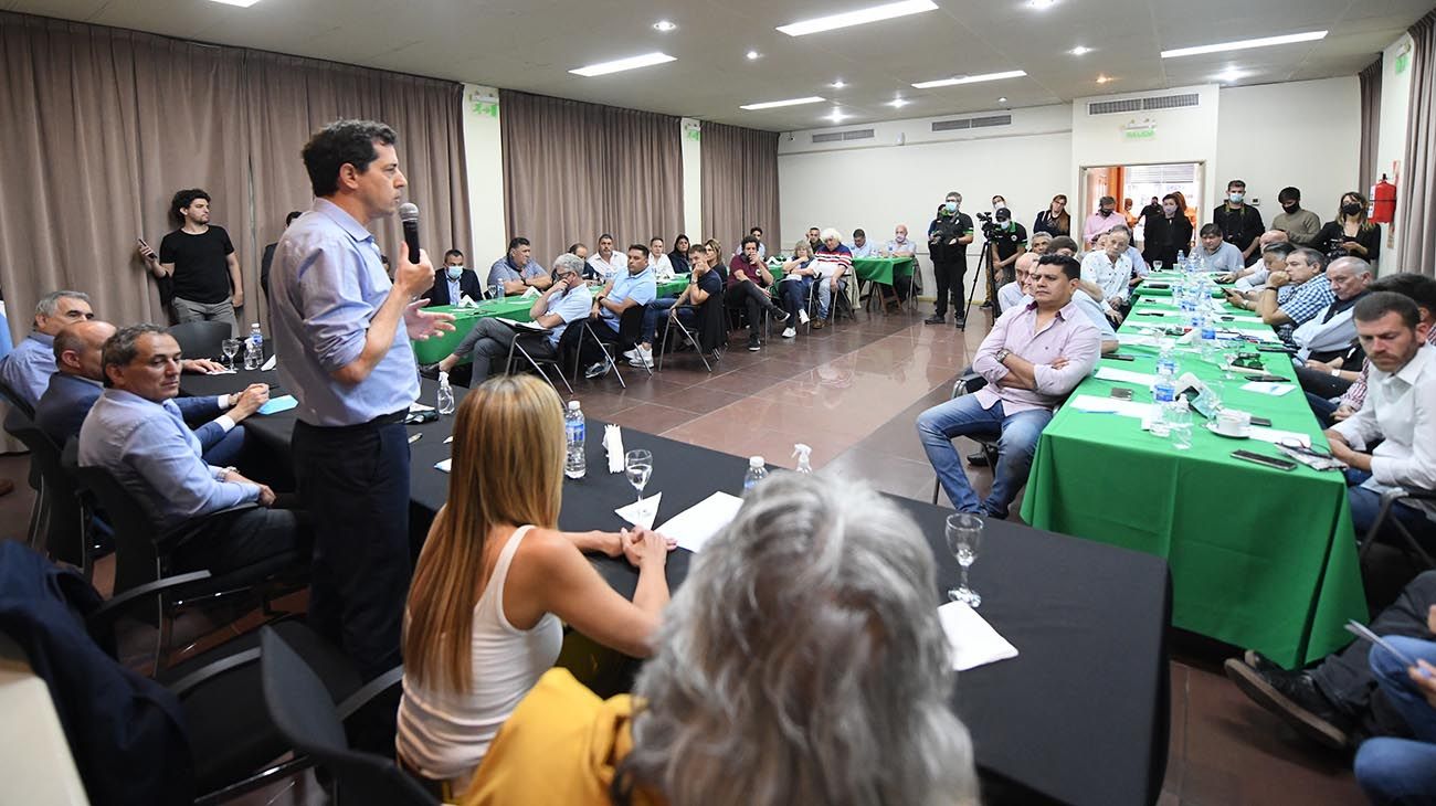 El ministro De Pedro en la CATT