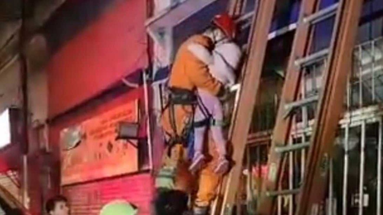 Operativo de rescate en el derrumbe de Floresta