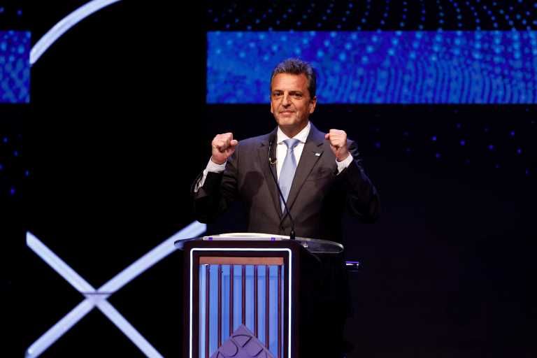 Para de Mendiguren, Massa se mostró solvente en el debate presidencial.
