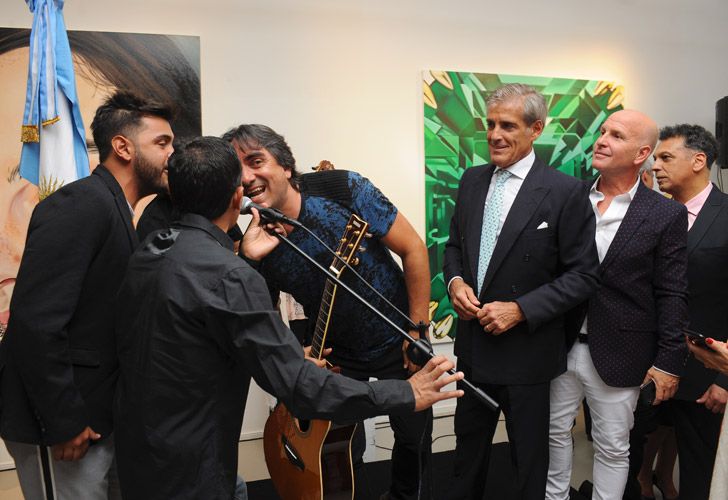 Los Nocheros festejando 05102018