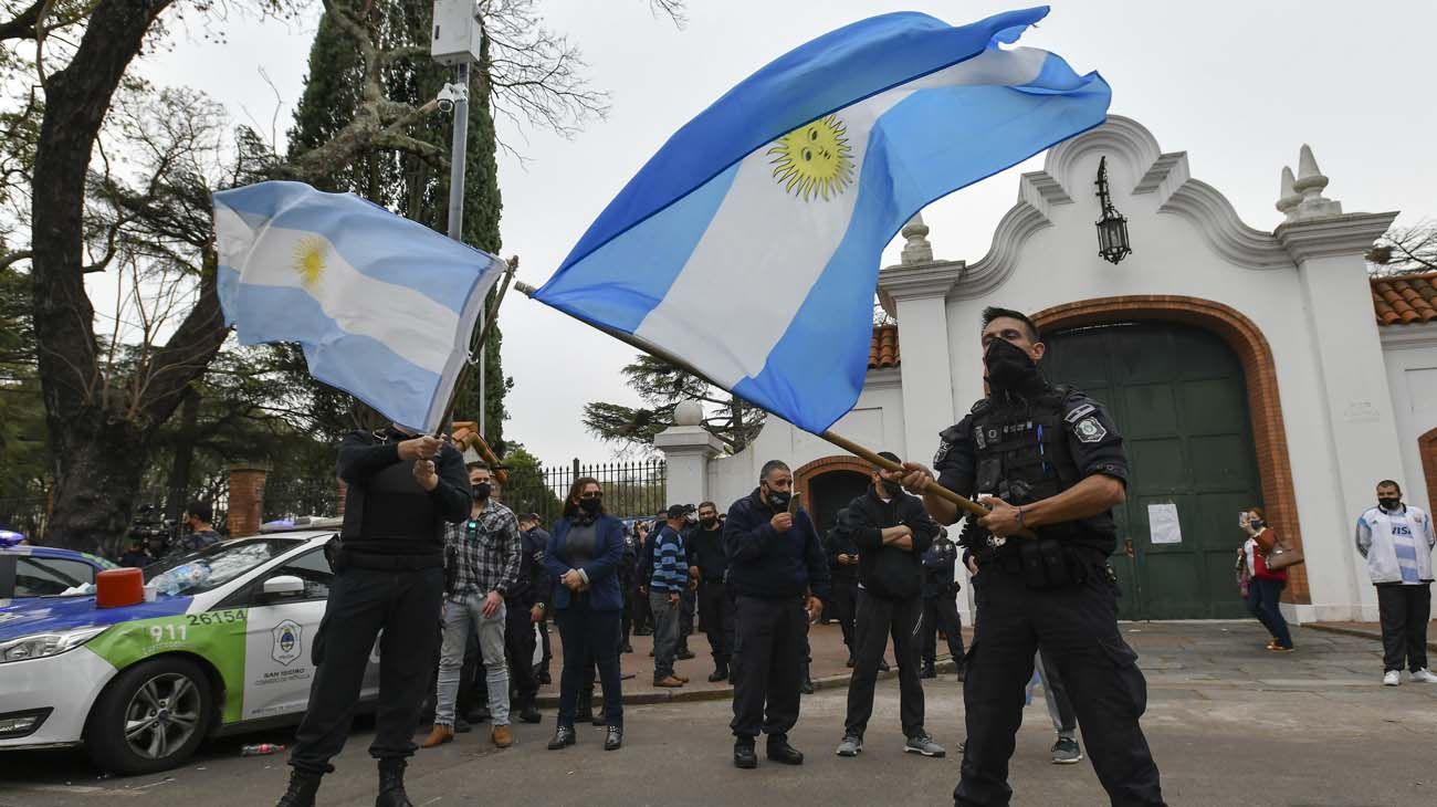 La protesta de la Bonaerense llegó hasta la Quinta de Olivos.